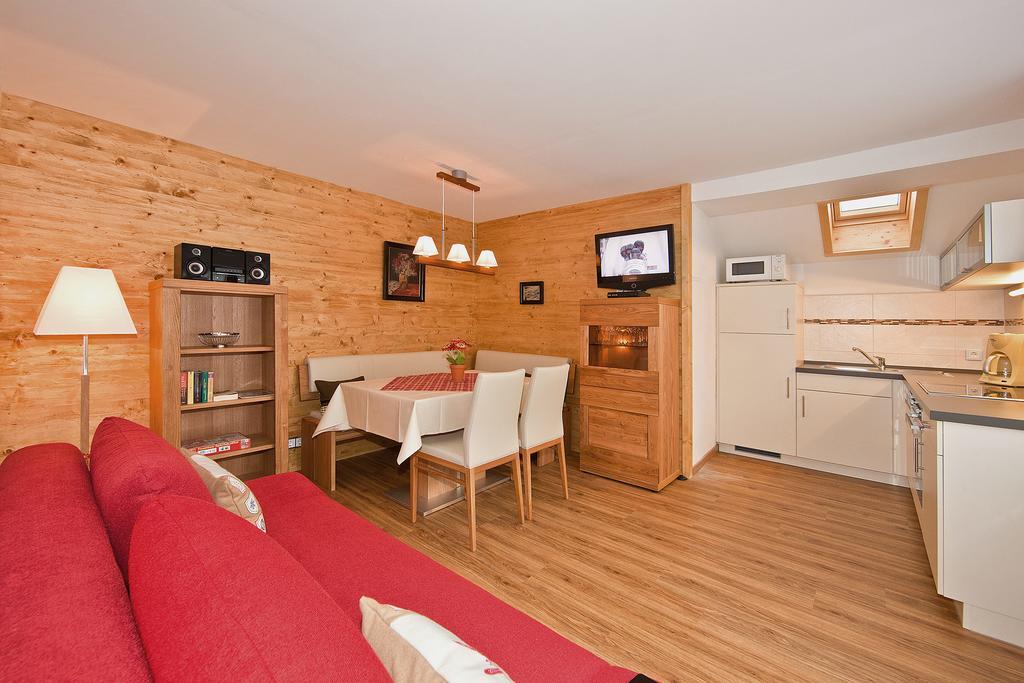 Ferienwohnungen Merzer Mittenwald Bilik gambar